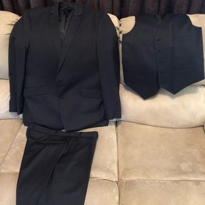 Kenneth Cole Reaction Suit